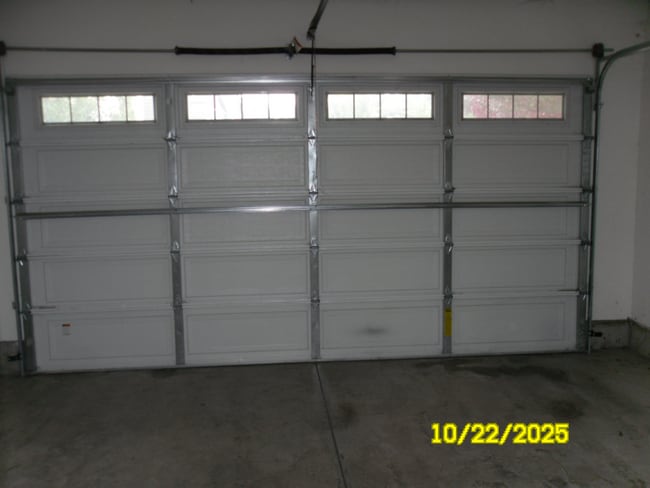 Building Photo - 4300 NE 34th Cir