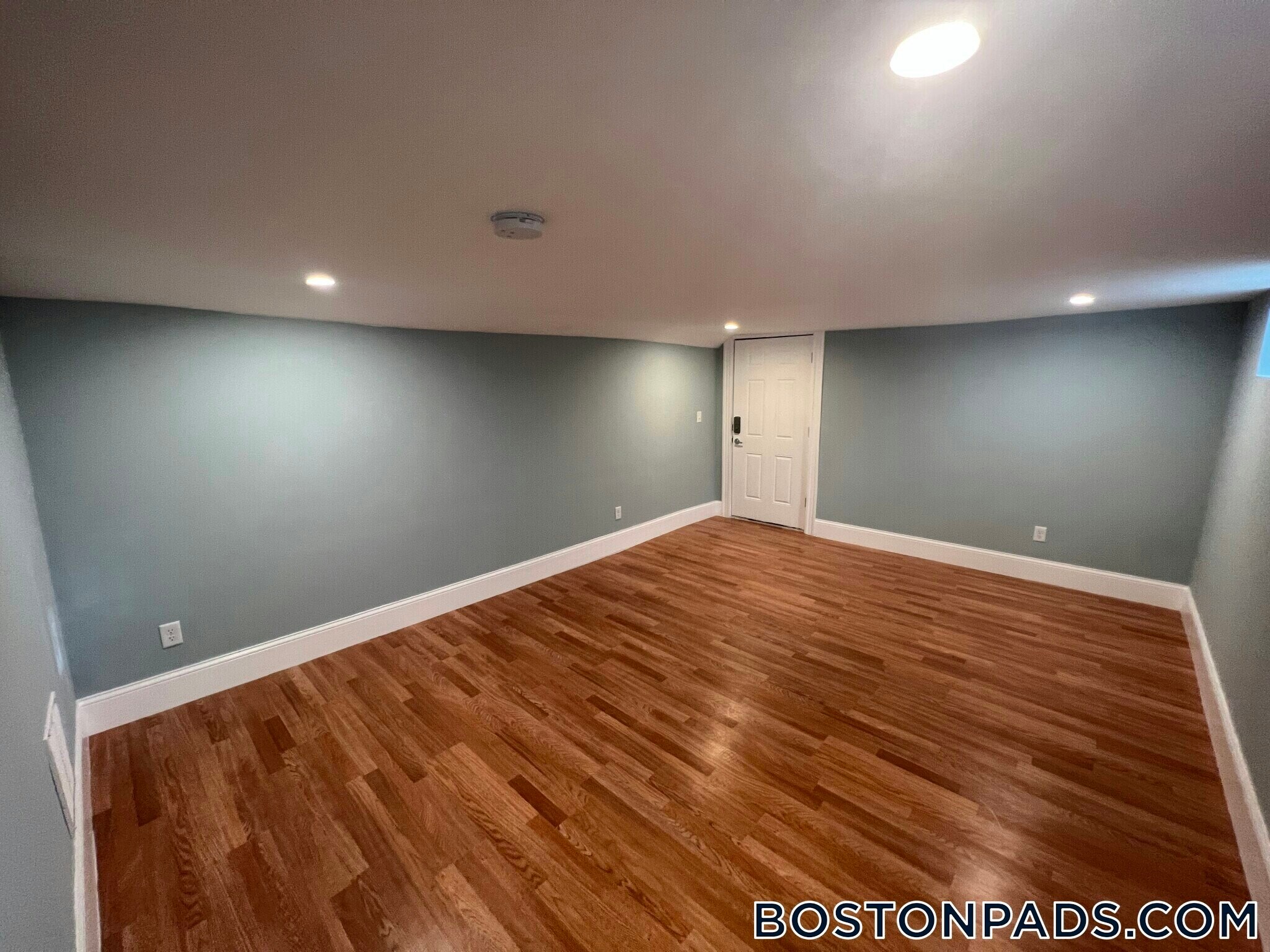 Building Photo - 33 Hancock St