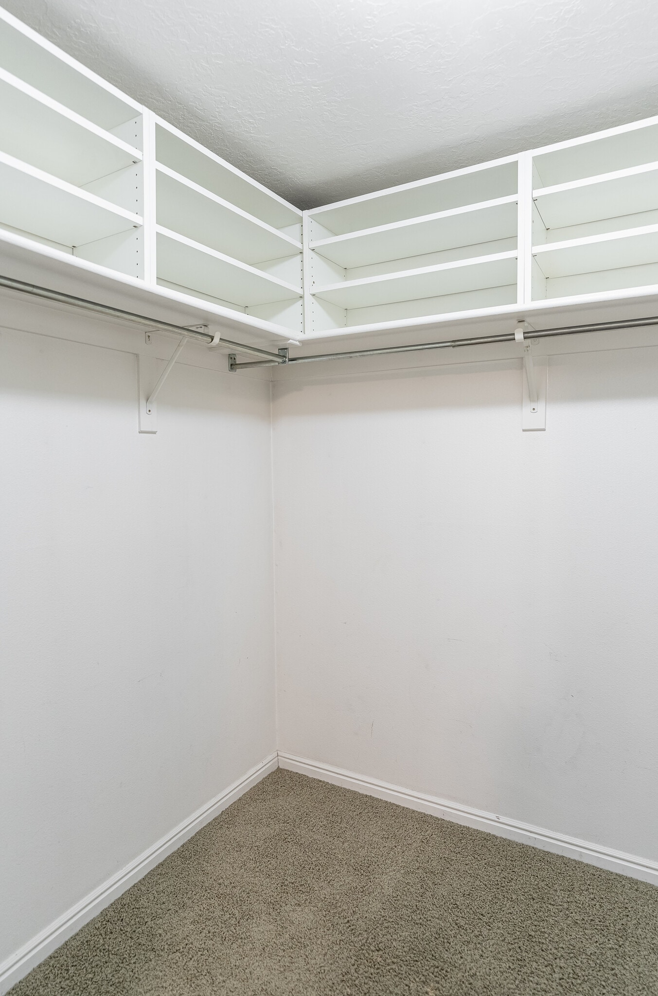 Building Photo - 8084 N Ridge Loop E