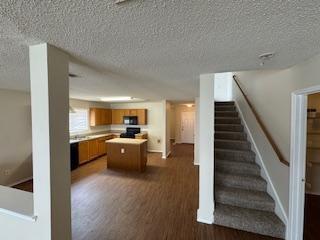 Building Photo - 2431 Marimont Ln