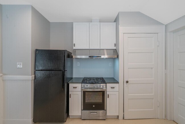 Building Photo - 816-818 Maryland Ave - Upstairs Unit 2