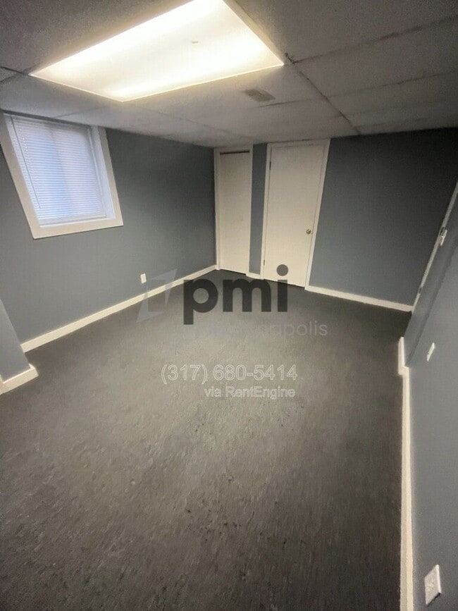 Building Photo - 1425 W Washington St