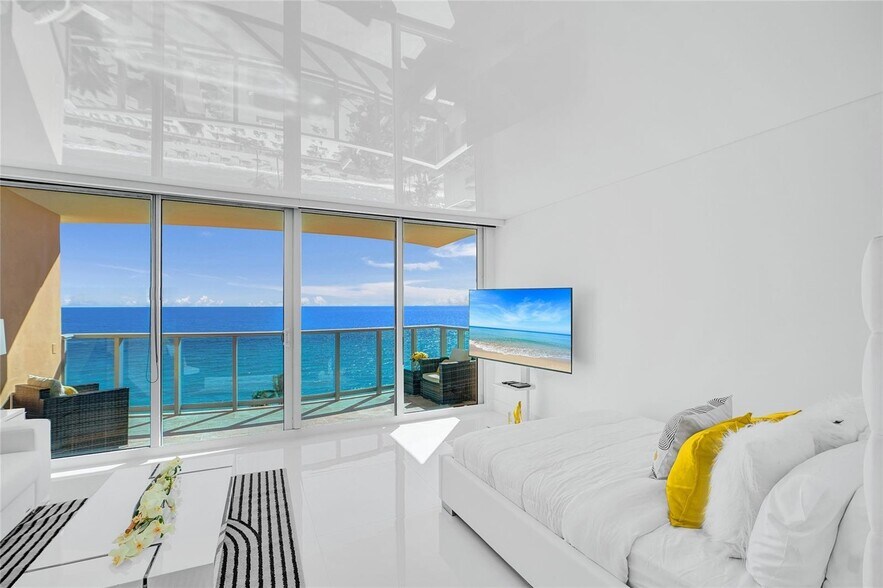 Building Photo - 2501 S Ocean Dr