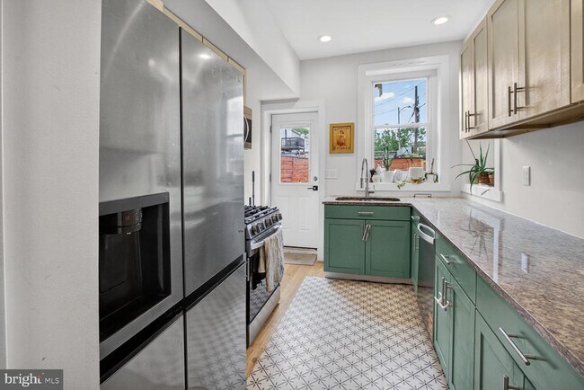 Building Photo - 1510 1st St NW