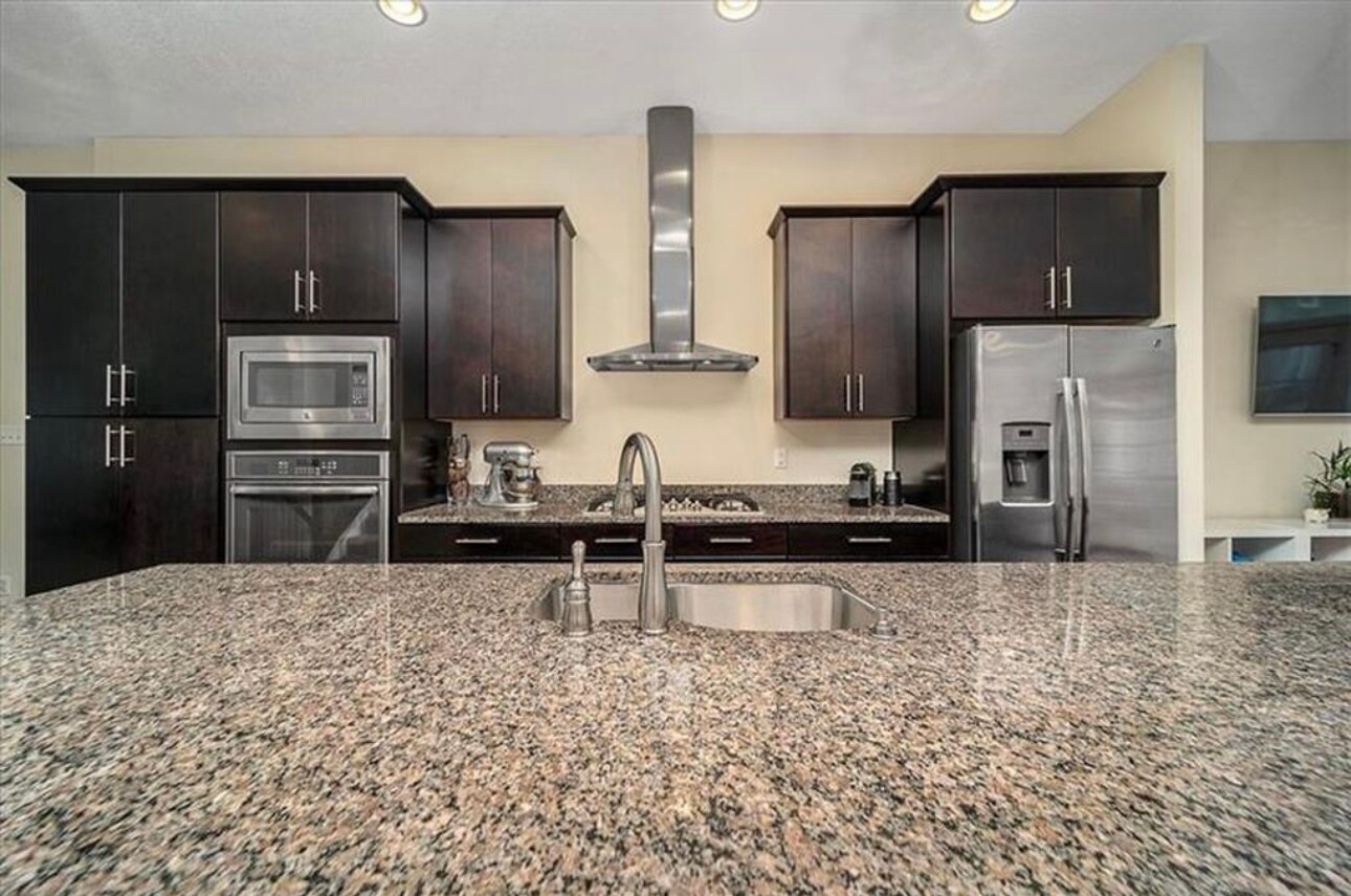 Building Photo - 323 Osona Ln