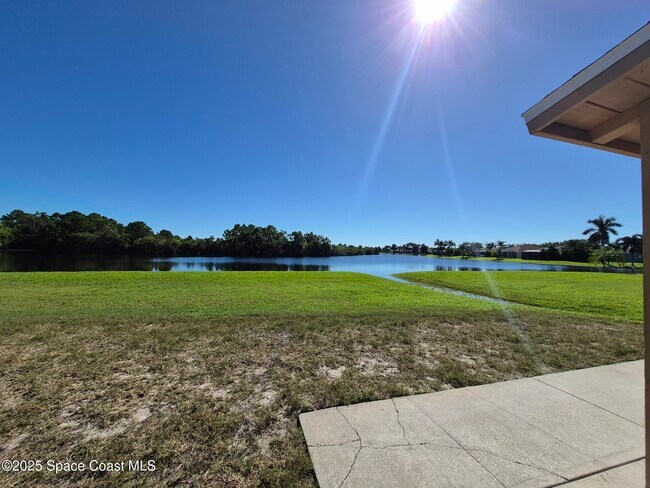 Building Photo - 2365 Bayhill Dr