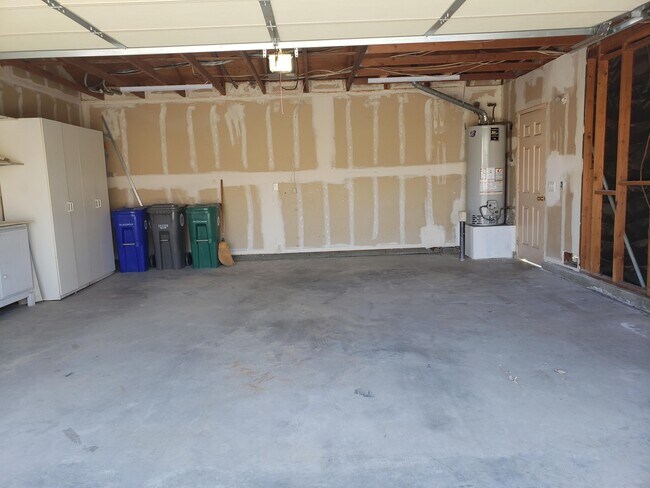 Building Photo - 136 Desert Falls Dr E