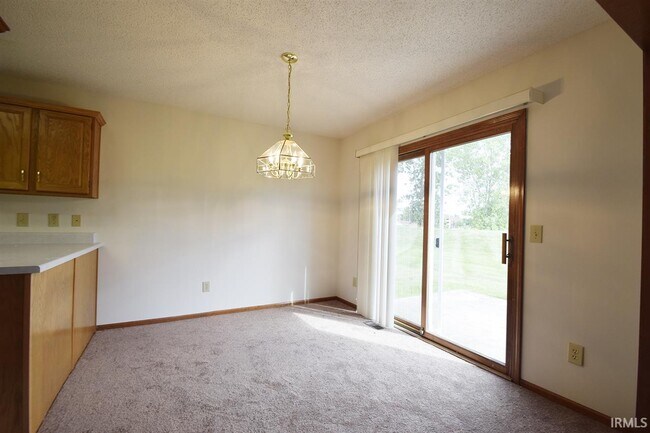 Building Photo - 7455 Montclair Dr