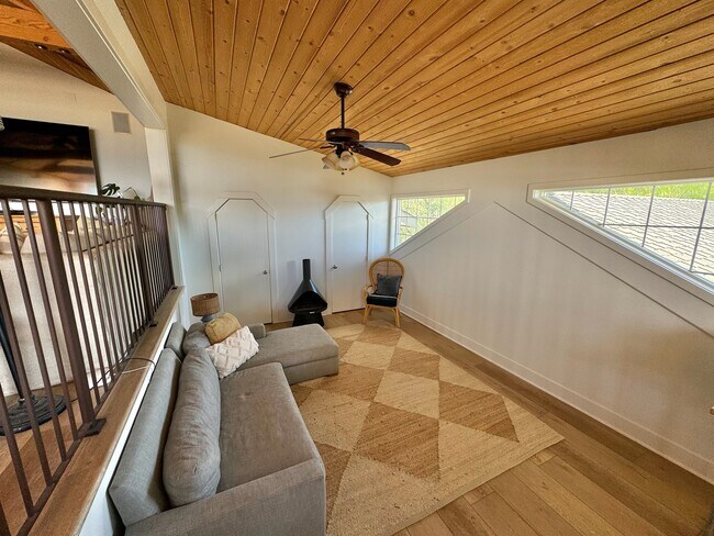 Building Photo - 3730 Roblar Ave