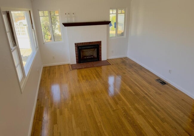 Building Photo - 731 Beryl St