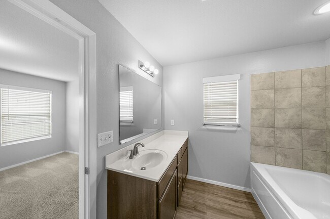 Building Photo - 4 Bedroom 2 Bath in Morningside Estates