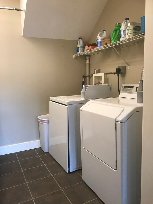 Shared laundry room - 178 Main St