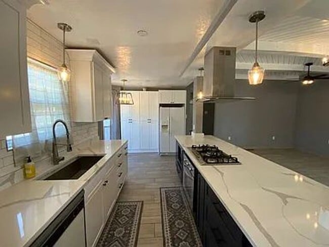 Building Photo - SWEET FAMILY HOME