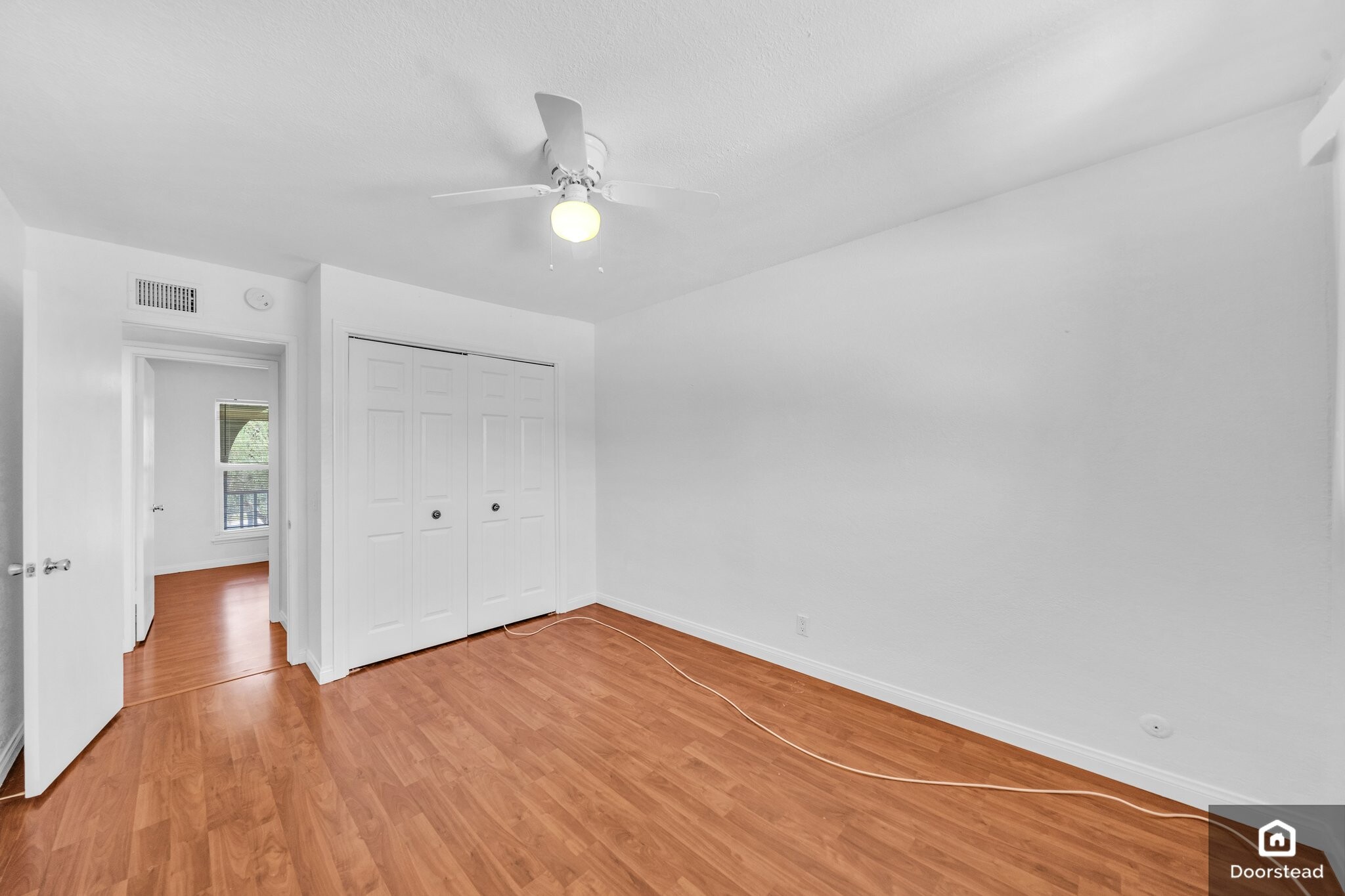 Building Photo - 4739 Larwin Ave