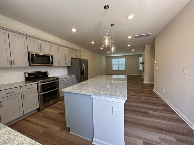 Building Photo - 15013 Camus Ct