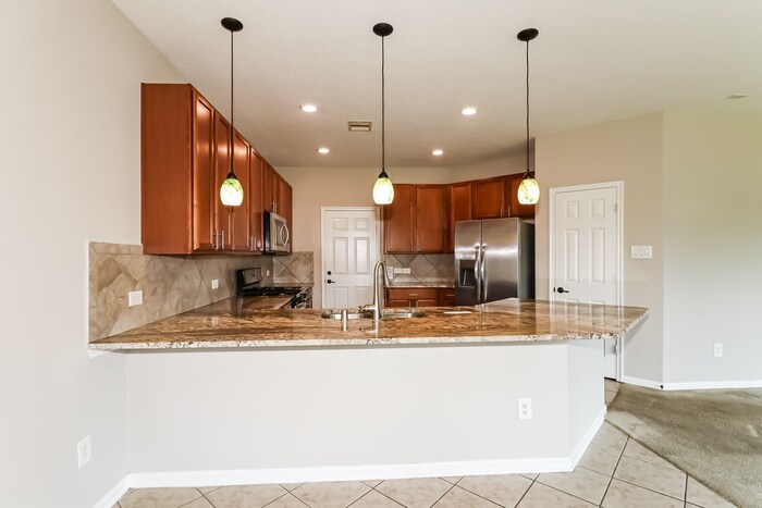 Building Photo - 15806 Copper Oak Ln