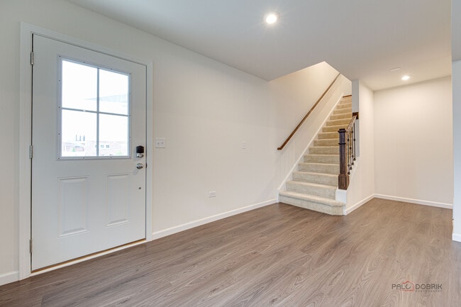 Building Photo - 121 Yorktown Ct