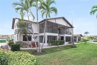 Building Photo - 4528 SE 5th Pl
