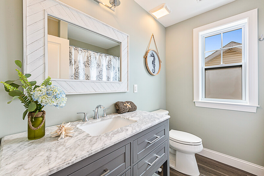 Guest Bathroom - 2nd Fl - 968 Mill Creek Rd