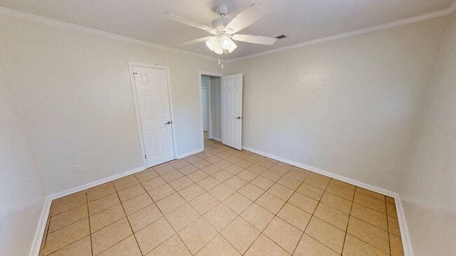 Building Photo - 409 Augusta Ave