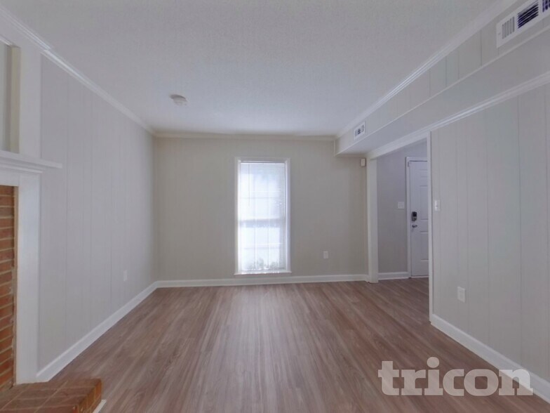 Building Photo - 5120 Blue Spruce Ln
