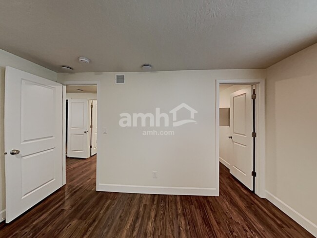 Building Photo - 11128 S Seagrass Dr