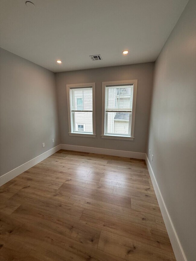 Building Photo - Brand New 2 bed 2 bath Lower Allston
