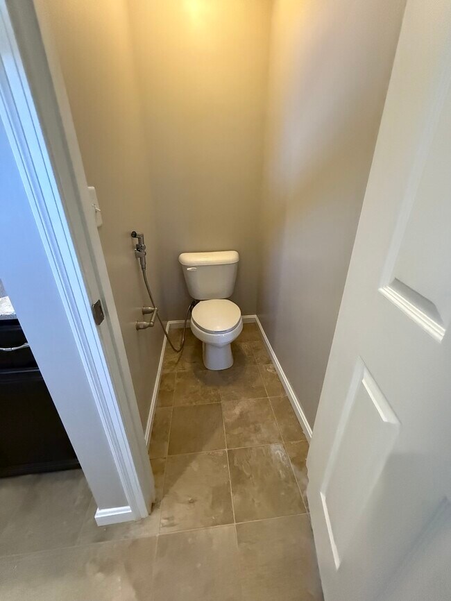 Building Photo - Single Family Home