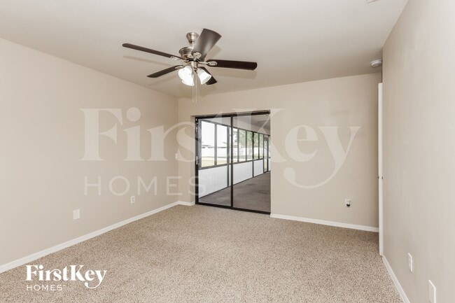 Building Photo - 1343 SE 12th Terrace