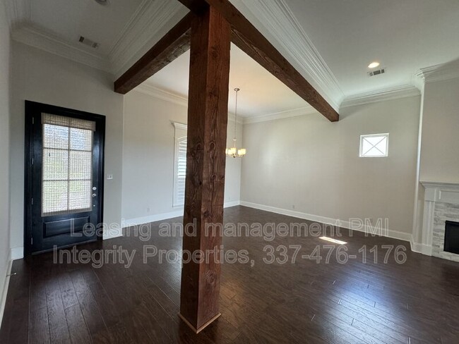 Building Photo - 216 Golden Cypress Dr