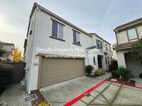 Building Photo - Coming Soon! Lovely Courtyard Home 3 Bedroom w Bonus Rm