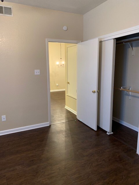 Building Photo - 3003 Whisper Oaks Ln