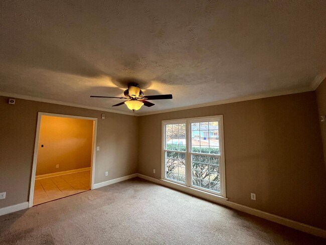 Building Photo - 1233 Wilderness Dr