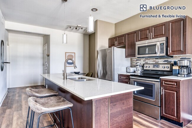 Building Photo - 11501 Century Oaks Terrace