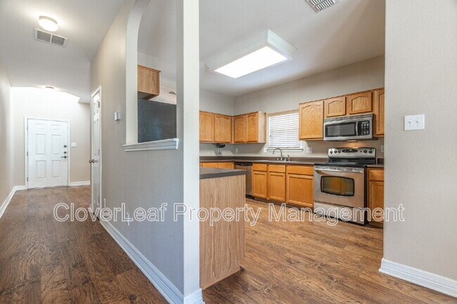 Building Photo - 6323 Big Bend Cove