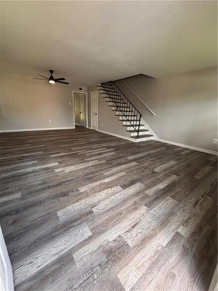 Building Photo - 4640 Fairfield St