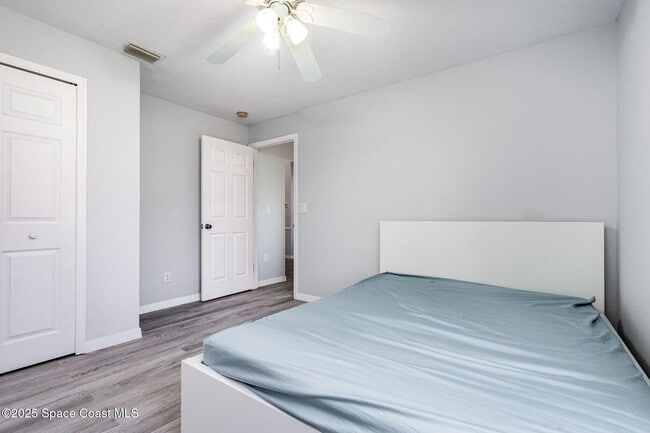 Building Photo - 651 Benton Dr