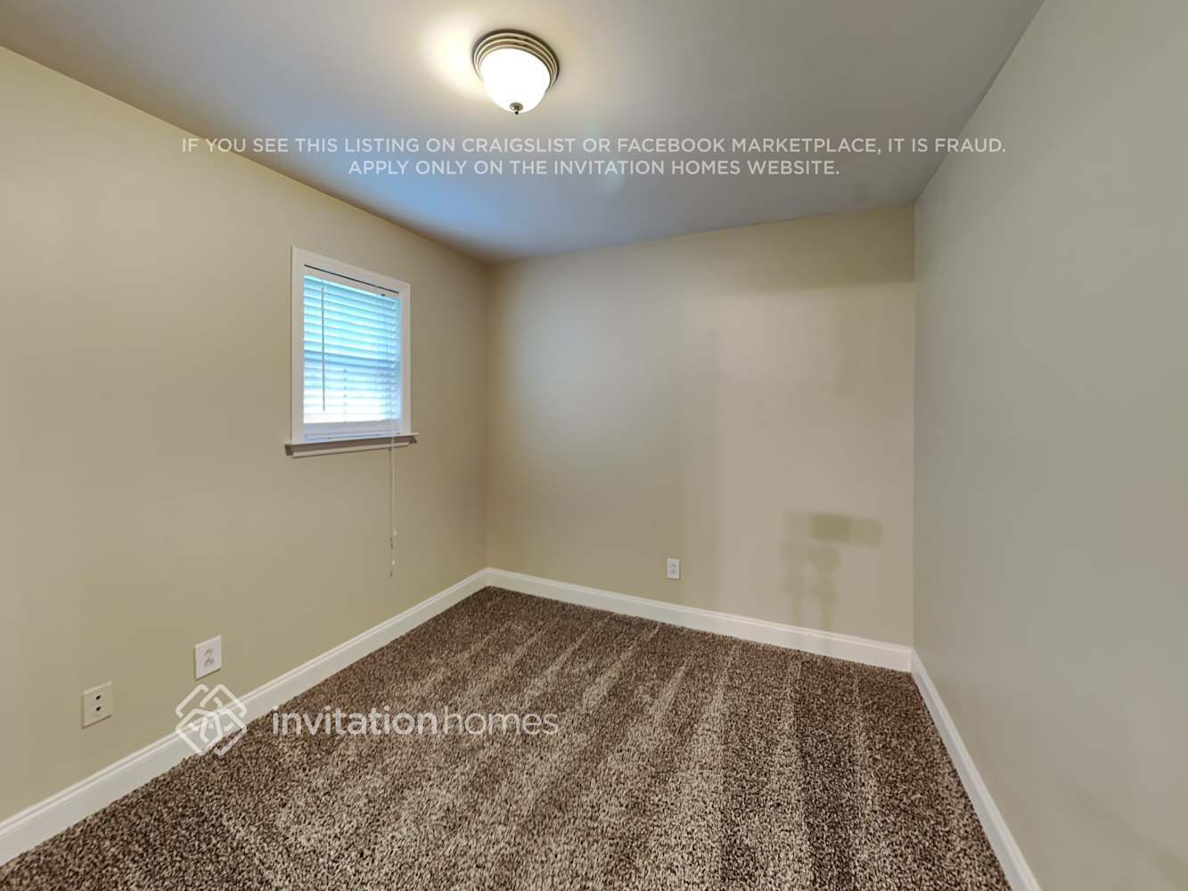 Building Photo - 2611 Meadow Ln