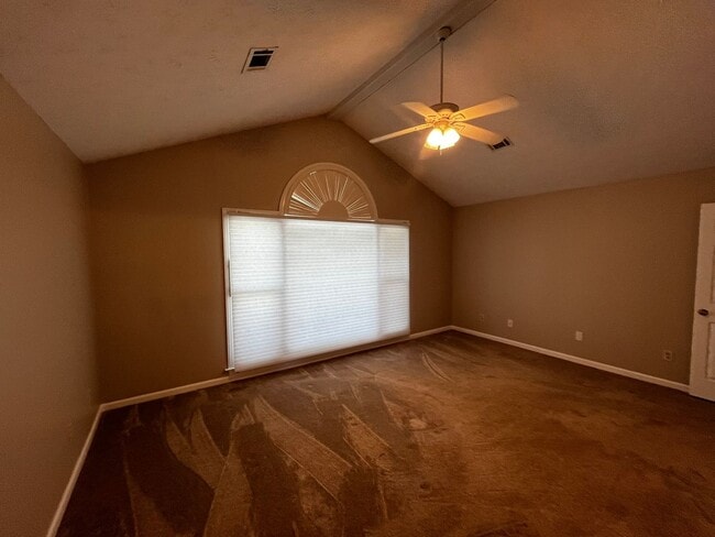 Building Photo - Blending Relaxation & Sophistication to Cr...