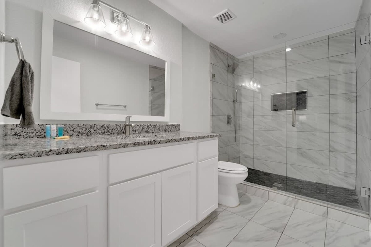 Building Photo - 3801 Kazak St