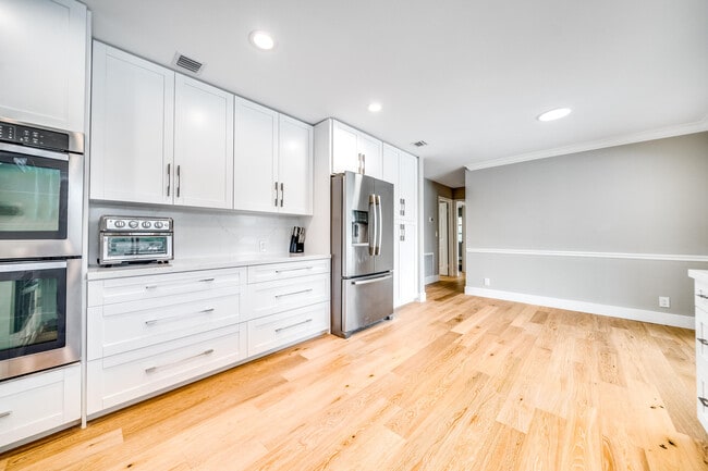 Building Photo - 3402 Pine Haven Cir