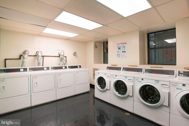 Building Photo - 2153 California St NW