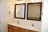 Building Photo - 4 Bedrooms, 3 Full Bathrooms and 1 Half Bath