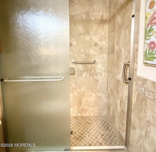 Building Photo - 10 SE Central Ave