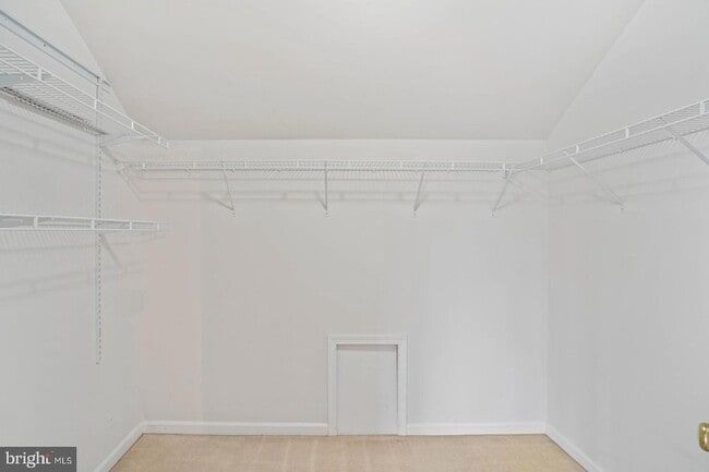 Building Photo - 43513 Lucketts Bridge Cir