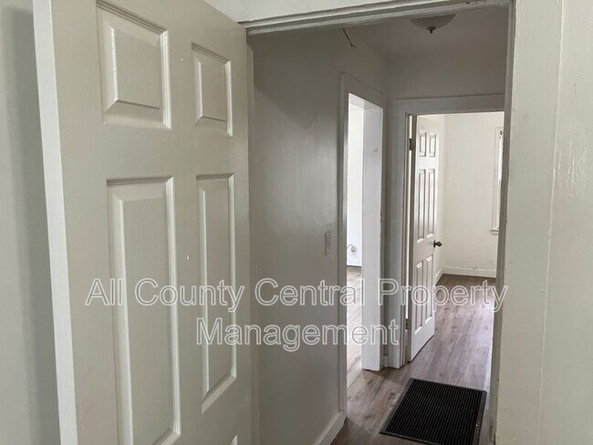 Building Photo - 2304 Eufaula Ave