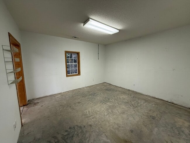 Building Photo - Guntersville, AL Home for Rent!