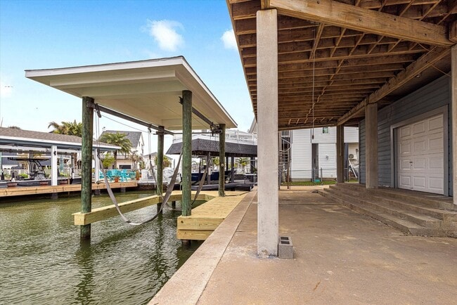 Building Photo - 164 Bora Bora Dr