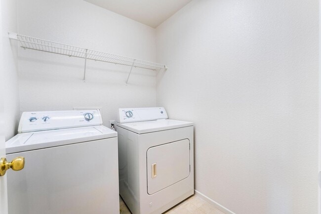 Building Photo - Cute Two-Story Home