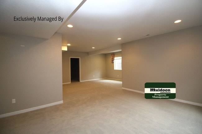 Building Photo - 2322 Pelican Bay Dr